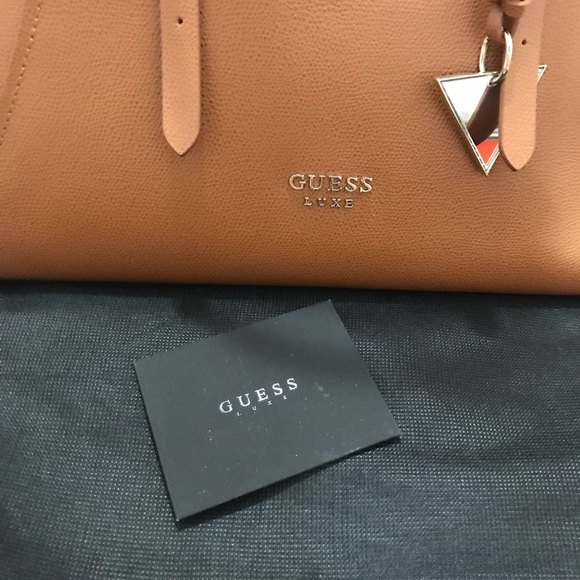 GUESS Handbag - Picture 2 of 7